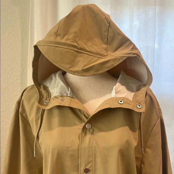 Rains Lightweight Waterproof Trench Style Raincoat in color Sand. NWT - Picture 4 of 14